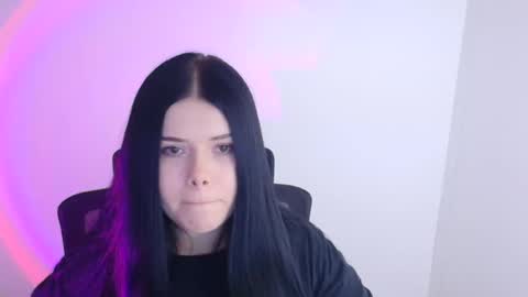 Naomi online show from October 2025 05:21:02 PM