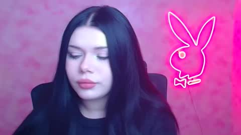 Naomi online show from December 2025 06:25:02 PM