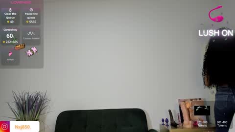 Naomi     online show from January 2025 07:48:02 PM