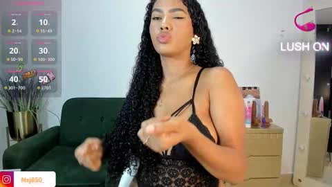 Naomi     online show from March 2025 08:57:01 PM