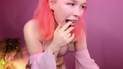 Snapshot of naomiyoru chatting on June 2026 08:52:02 PM Naomi online show from June 2026 08:52:02 PM
