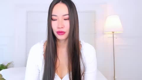 Naomi online show from December 2025 02:51:02 AM