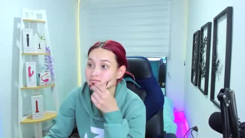 naomy online show from November 2025 02:11:01 AM