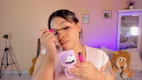 Snapshot of naomy_ruiz_ chatting on June 2026 08:21:02 PM NAOMY online show from June 2026 08:21:02 PM