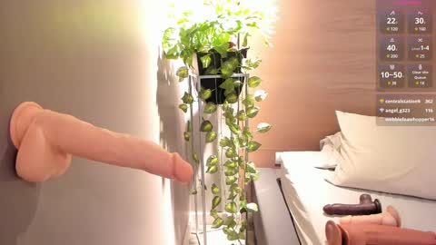 Naomy  online show from February 2025 01:44:02 AM