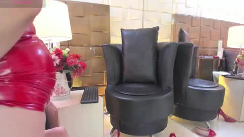 Snapshot of naomyrivera chatting on November 2025 12:04:01 PM nao online show from November 2025 12:04:01 PM