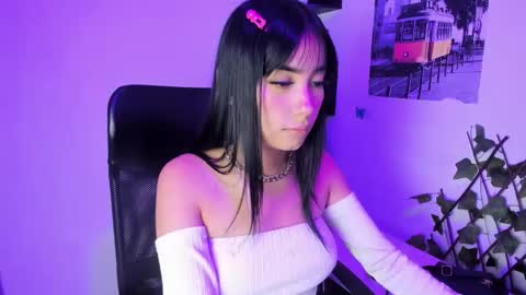 Naomy Watson online show from November 2025 02:28:01 PM