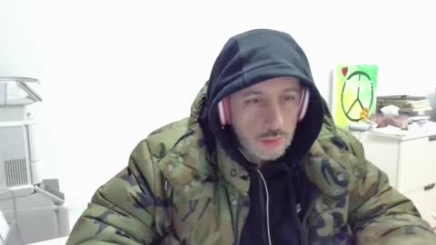 Snapshot of nassobout chatting on December 2024 09:37:02 PM nassobout online show from December 2024 09:37:02 PM