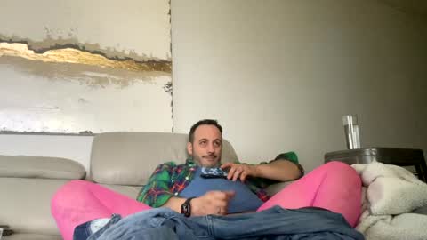 Snapshot of nassobout chatting on December 2024 01:25:01 PM nassobout online show from December 2024 01:25:01 PM