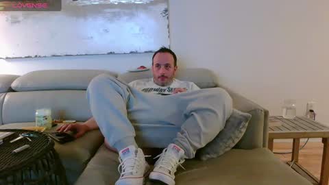 Snapshot of nassobout chatting on January 2025 02:38:02 AM nassobout online show from January 2025 02:38:02 AM