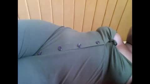 Snapshot of nastiestmomplay chatting on December 2025 07:17:01 AM Sweet Ella online show from December 2025 07:17:01 AM