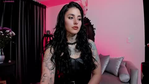 Snapshot of nasty_alice1 chatting on November 2025 08:24:01 AM Goddess Alice online show from November 2025 08:24:01 AM