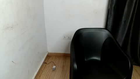 Mila online show from March 2026 07:54:01 PM