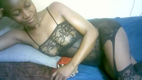 Marie online show from October 2025 05:23:02 PM