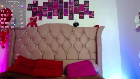 nat_evans8 online show from May 2026 03:02:02 AM