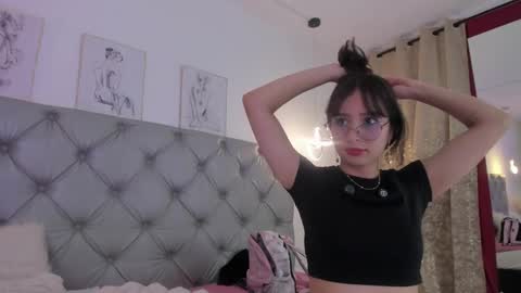 Snapshot of natalhy_ chatting on April 2026 05:30:01 PM natalia online show from April 2026 05:30:01 PM