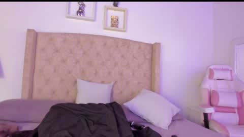 Snapshot of natalia_collinslim chatting on December 2024 03:49:01 AM Natalia online show from December 2024 03:49:01 AM