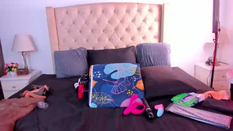 Snapshot of natalia_collinslim chatting on September 2025 03:21:01 AM Natalia online show from September 2025 03:21:01 AM