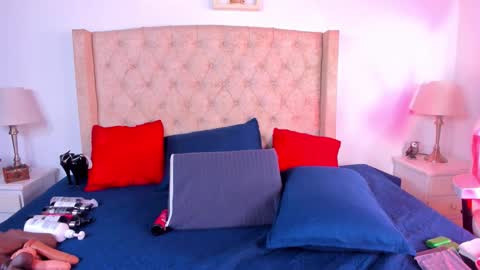 Snapshot of natalia_collinslim chatting on September 2025 04:06:01 AM Natalia online show from September 2025 04:06:01 AM