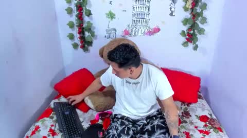 nataliaandjulliam online show from November 2025 04:56:01 AM