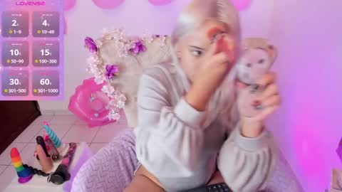 Snapshot of nataliahenao_69 chatting on November 2025 05:31:01 PM Nataliua Henao online show from November 2025 05:31:01 PM