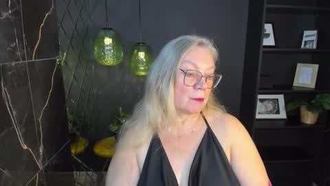 Snapshot of natalicloud chatting on October 2025 01:35:02 PM NataliCloud online show from October 2025 01:35:02 PM