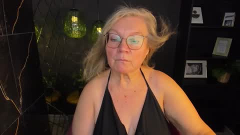 Snapshot of natalicloud chatting on November 2025 01:13:02 PM NataliCloud online show from November 2025 01:13:02 PM