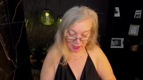 Snapshot of natalicloud chatting on November 2025 01:22:02 PM NataliCloud online show from November 2025 01:22:02 PM