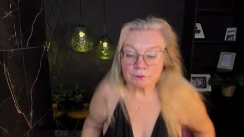 Snapshot of natalicloud chatting on November 2025 01:04:01 PM NataliCloud online show from November 2025 01:04:01 PM