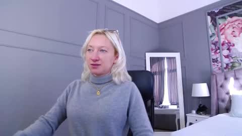 Natalie online show from October 2025 09:22:02 AM