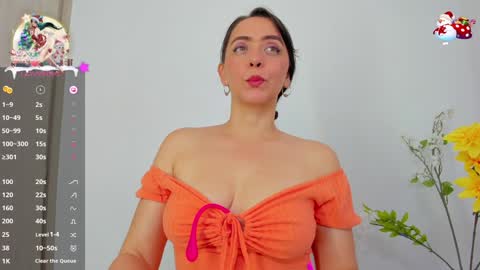 Snapshot of natalie_cowens chatting on December 2024 07:40:02 PM Natalie online show from December 2024 07:40:02 PM