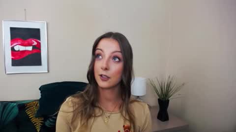 Snapshot of natalie_live chatting on May 2026 06:09:02 AM NatalieSexy online show from May 2026 06:09:02 AM