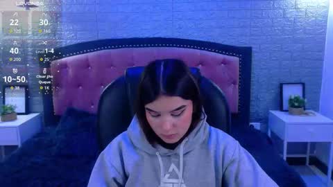 natalie  online show from November 2025 02:54:01 AM