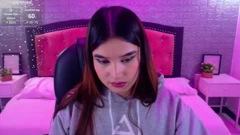 natalie  online show from November 2025 03:41:01 AM