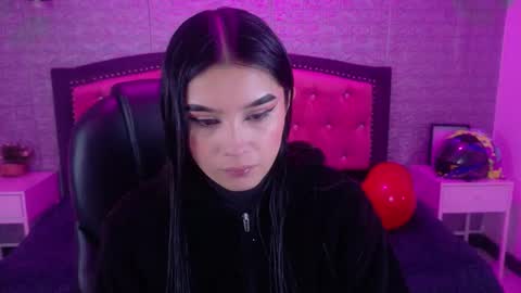 natalie  online show from February 2026 03:04:01 AM