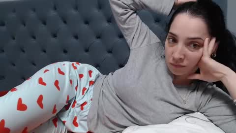 Miia online show from February 2025 06:18:02 AM