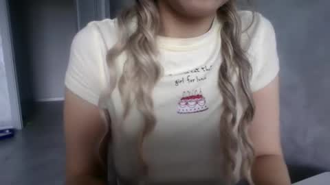 Snapshot of nataliexo111 chatting on December 2025 11:04:02 AM Natali online show from December 2025 11:04:02 AM