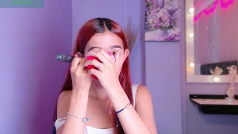 natalliapradas online show from December 2025 02:35:01 PM