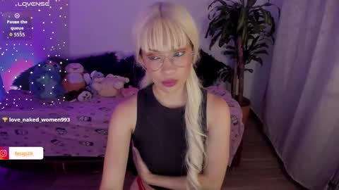 MissNatis online show from November 2025 02:00:02 AM