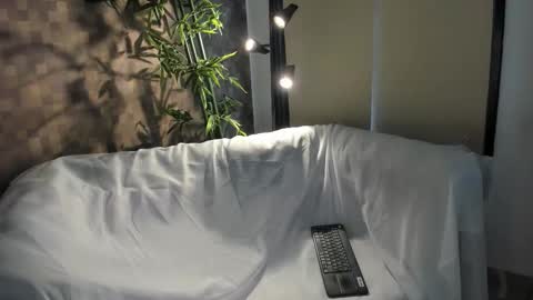 Snapshot of nataly_velez chatting on November 2025 06:29:01 PM Naty online show from November 2025 06:29:01 PM