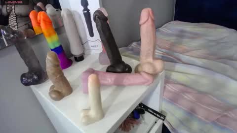 Natasha online show from October 2025 07:42:02 PM