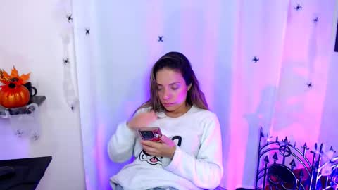 Natasha online show from October 2025 01:23:04 PM