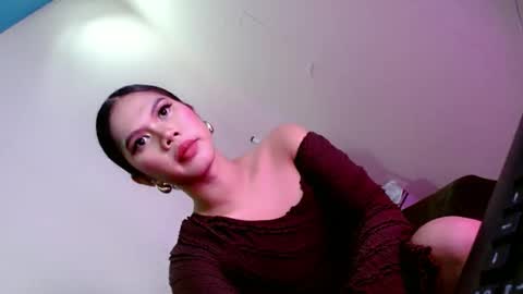 natasha_leigh online show from April 2026 05:39:02 PM