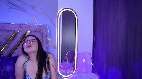 Natasha Vesper  online show from October 2025 01:29:01 PM