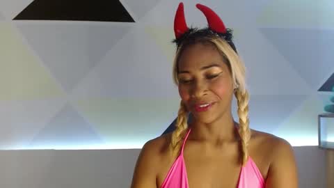 natashadormat online show from December 2024 07:42:02 PM