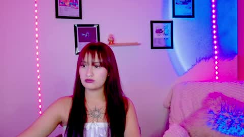 Snapshot of nathalia_ramirez_ chatting on June 2026 01:39:01 AM Nathalia Ramirez online show from June 2026 01:39:01 AM