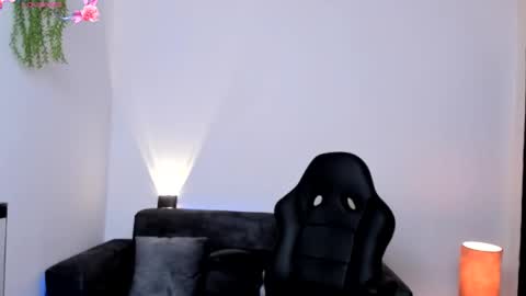 Snapshot of nathalie_29 chatting on January 2025 02:49:02 AM NATHALIE online show from January 2025 02:49:02 AM