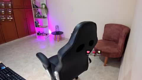 NATHALIE online show from December 2025 01:06:01 PM