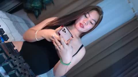 Queen Marga online show from December 2025 02:44:02 PM