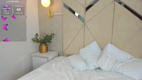 Snapshot of nathalieross1 chatting on December 2025 11:46:02 PM Nathalie Ross online show from December 2025 11:46:02 PM